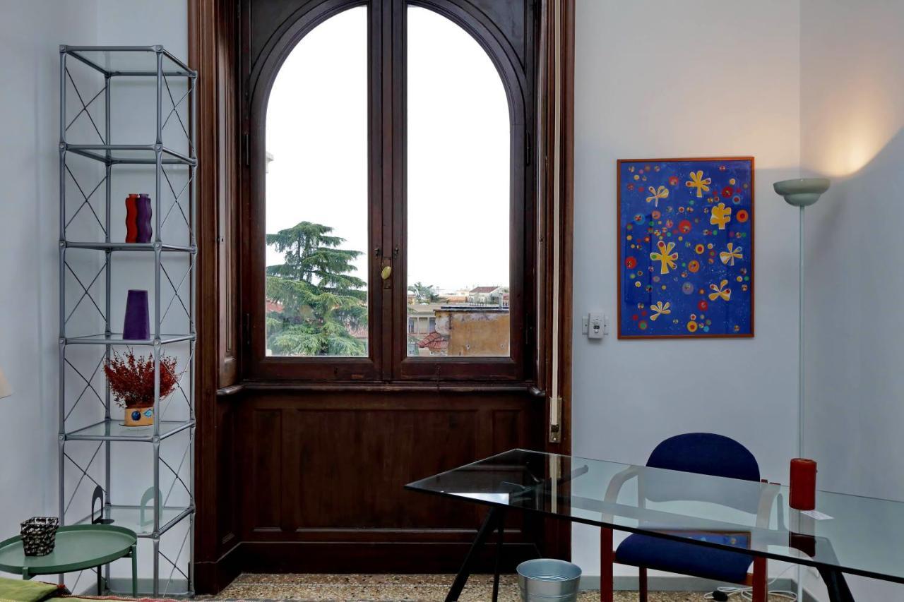 Apartment Art View Rom